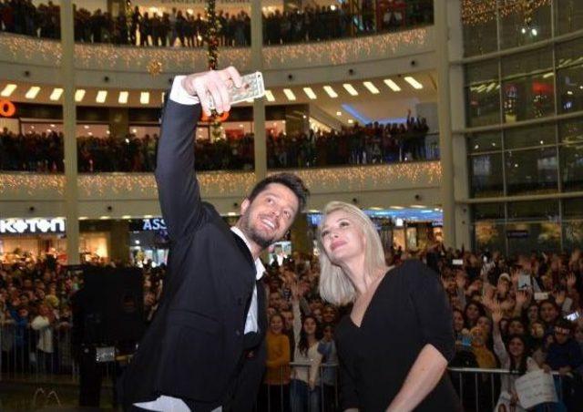 Murat Boz, Polisin Kız Arkadaşına Evlenme Teklifine Aracı Oldu 1