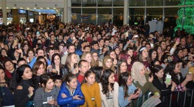 Murat Boz, Polisin Kız Arkadaşına Evlenme Teklifine Aracı Oldu 2