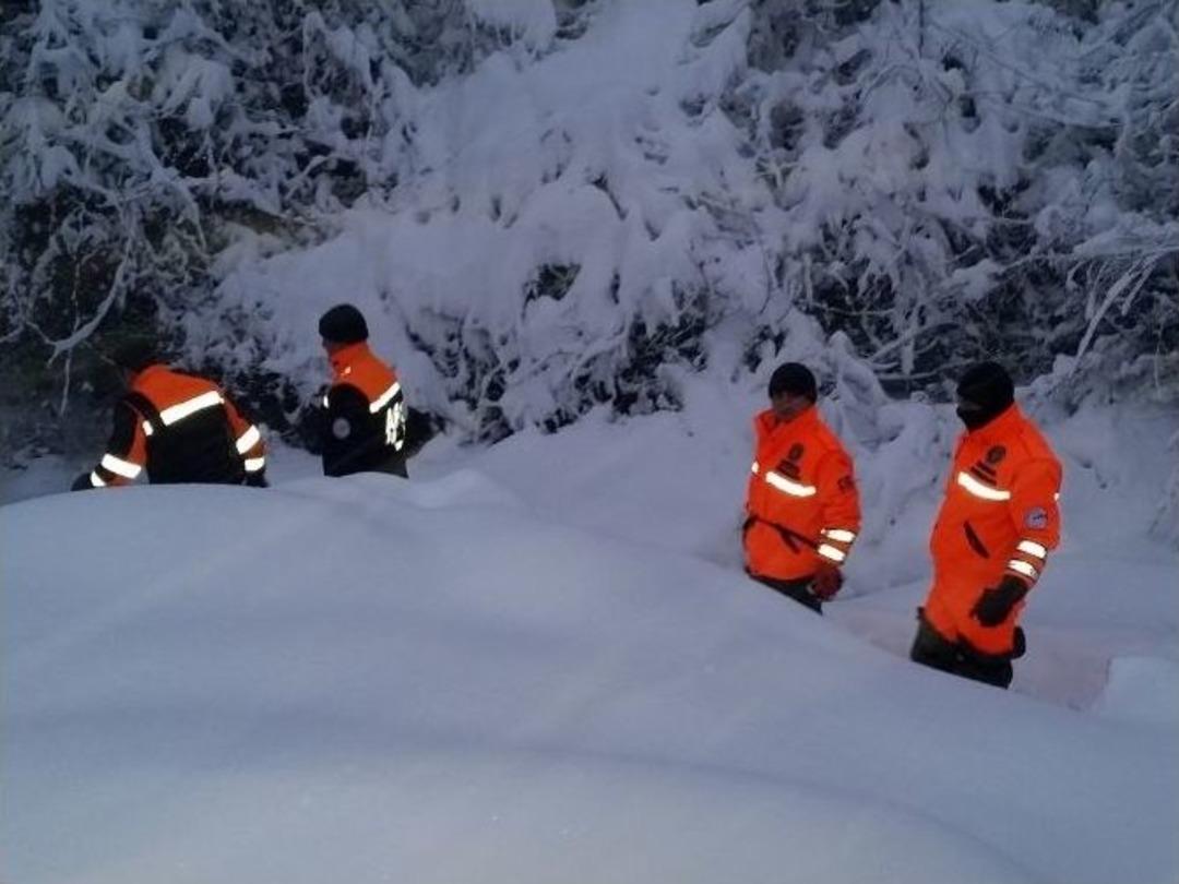 &Ccedil;anakkale&rsquo;de Karda Mahsur Kalan 4 Kişi Kurtarıldı