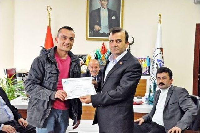 Söğüt’te Başarılı Kursiyerler Sertifikalarını Aldı 2