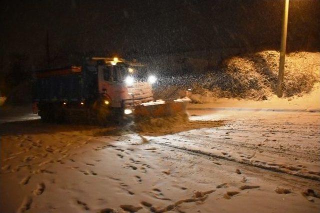 Süleymanpaşa Belediyesi Karla Mücadeleye Devam Ediyor