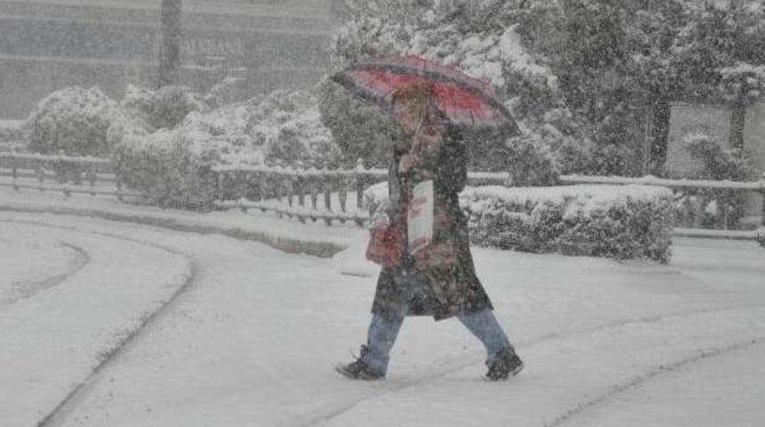 Eskişehir'de Kar Yağışı Etkili Oldu