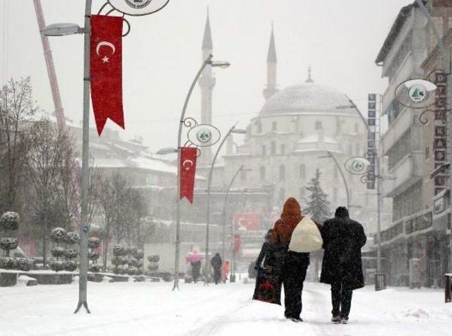 Hasta Taşıyan Ambulans Otomobille Çarpıştı