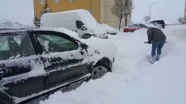 Balıkesir’in İlçeleri Kara Gömüldü