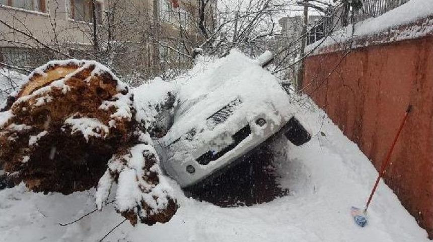 Bursa'da Kar Yağışı Etkili Oluyor (3)