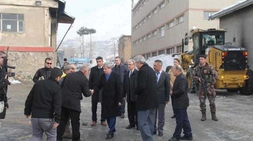 Vali Ahmet &Ccedil;ınar Belediyenin Sosyal Tesislerini Gezdi