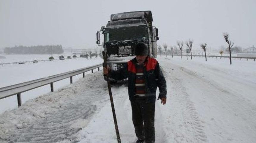 Balıkesir'de 592 Kırsal Mahallenin Yolu Kapandı