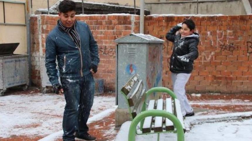 Balıkesir'de 592 Kırsal Mahallenin Yolu Kapandı (2)