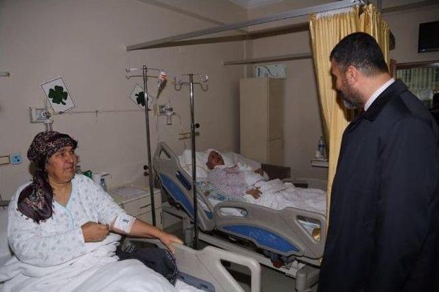 Başkan Altan&rsquo;dan Hastalara Moral Ziyareti 1