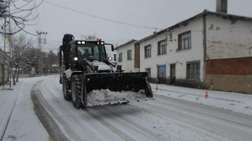 Seyitgazi Karla M&uuml;cadeleye Devam Ediyor