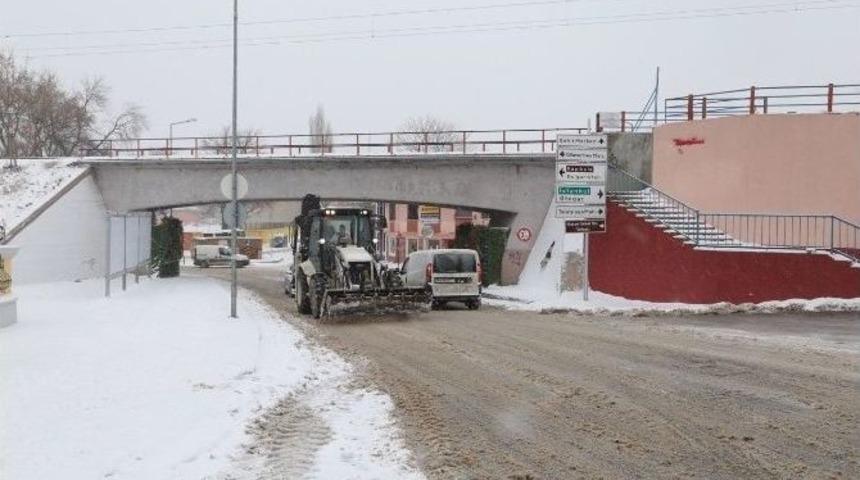 Karla M&uuml;cadele Devam Ediyor