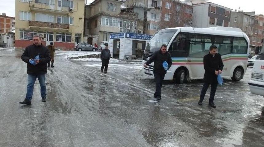 Burhaniye&rsquo;de Kar Sevinci Yaşandı