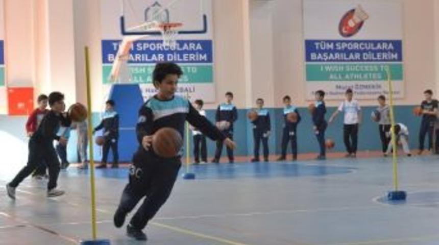 Yıldırımlı &Ccedil;ocuklar Basket &Ouml;ğreniyor