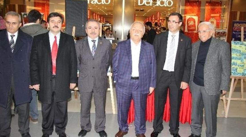 Avm&rsquo;de Mazide Kalan Manşetler&rsquo; Sergisi A&ccedil;ıldı