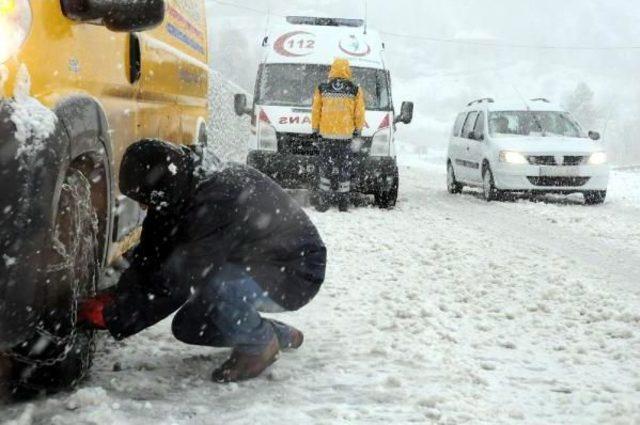 Zonguldak'ta Kar Ulaşımı Aksattı