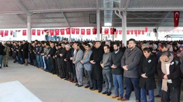 Şehit Teğmenin Cenazesi Gaziantep'te (2)