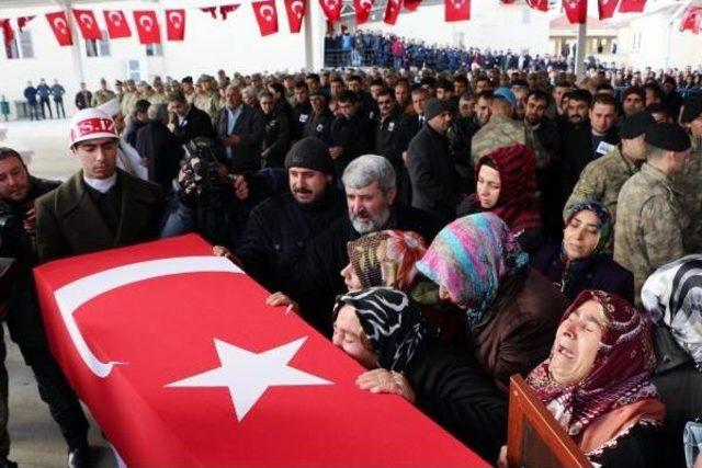 Şehit Teğmenin Cenazesi Gaziantep'te (2)