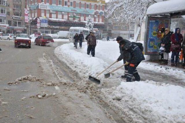 Bursa'da Kar Yağışı Etkili Oluyor (6)