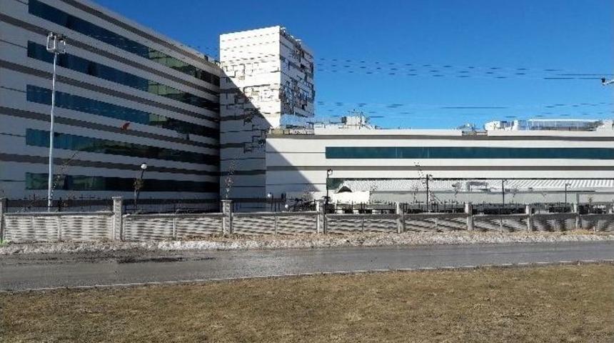 Konya&rsquo;da Lodos &Ccedil;atıları U&ccedil;urdu