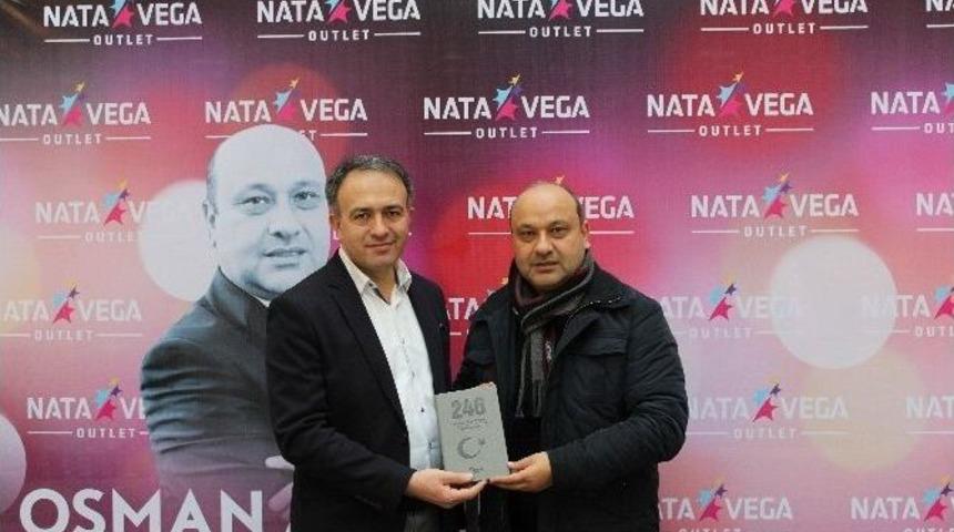 Osman Altınışık, "246 Bir Kurtuluş Destanı" Kitabını Okurları İ&ccedil;in İmzaladı