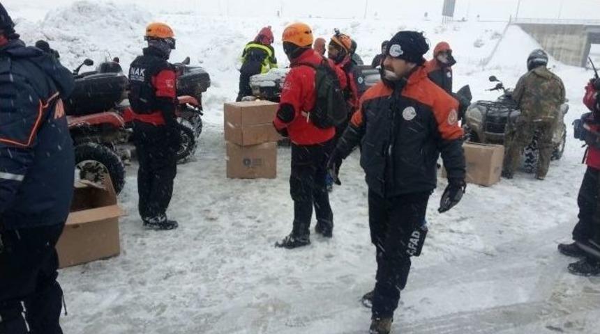 Bursa İzmir Kara Yolunda Tipi Kurtarma &Ccedil;alışmalarına İzin Vermiyor