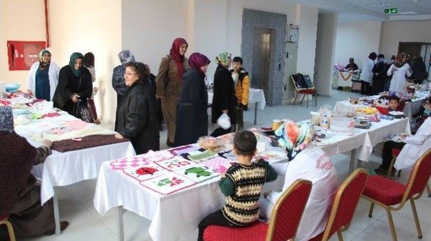 Hanımeller Pazarı Faaliyetlerine Devam Ediyor