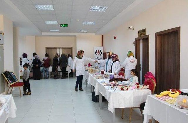 Hanımeller Pazarı Faaliyetlerine Devam Ediyor