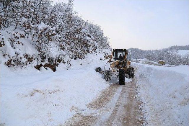 Büyükşehir’den Yolda Kalanlara Kumanya