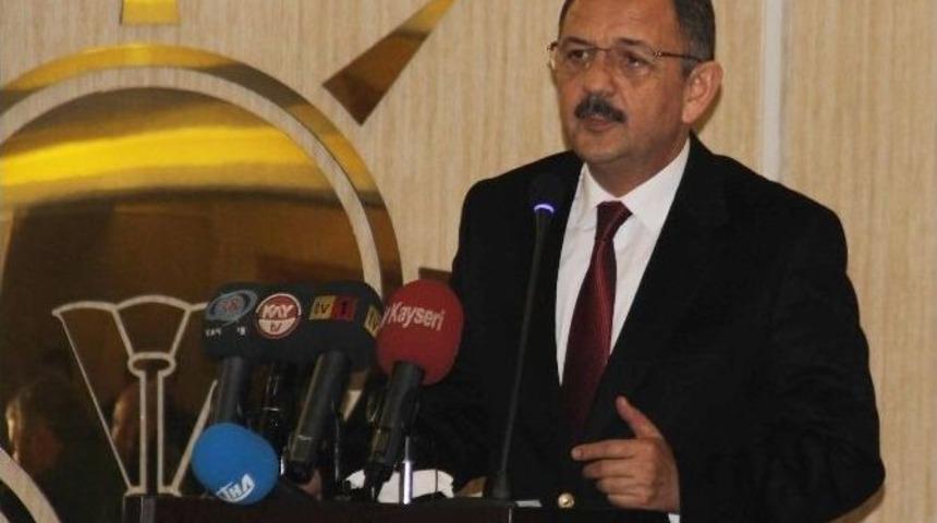 &Ccedil;evre Ve Şehircilik Bakanı Mehmet &Ouml;zhaseki: