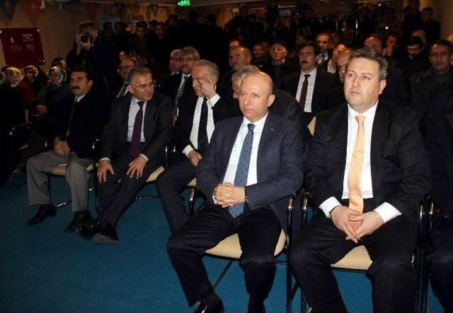 &Ccedil;evre Ve Şehircilik Bakanı Mehmet &Ouml;zhaseki: 1