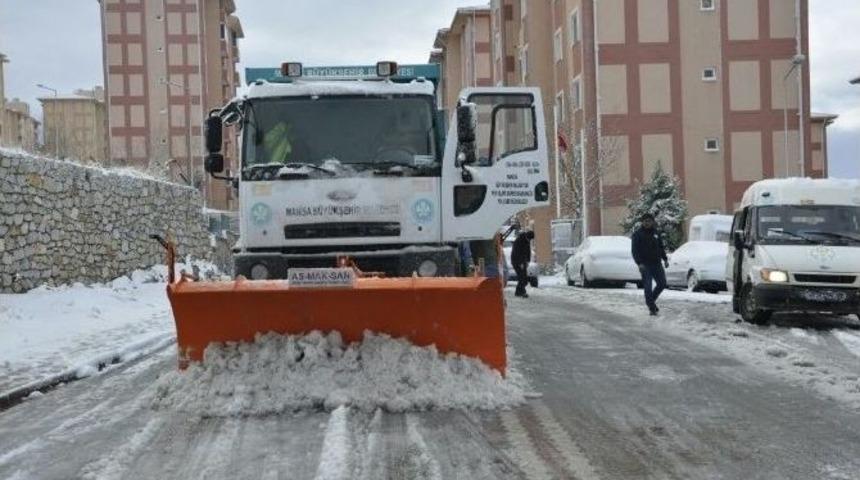 Akhisar&rsquo;daki Kar Temizleme &Ccedil;alışmalarına Sıkı Takip