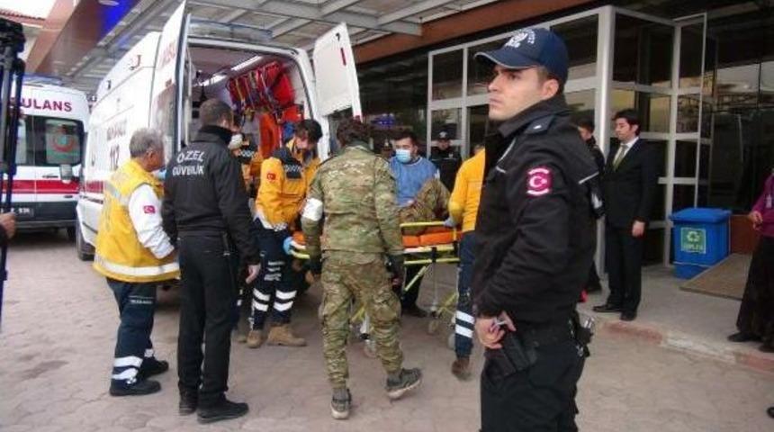 Suriye'de Yaralanan 15 &Ouml;so Askeri Kilis'e Getirildi