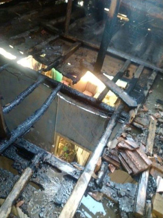 İtfaiye Ekipleri 3 Saatte 4 Ayrı Yangına M&uuml;dahale Etti 1