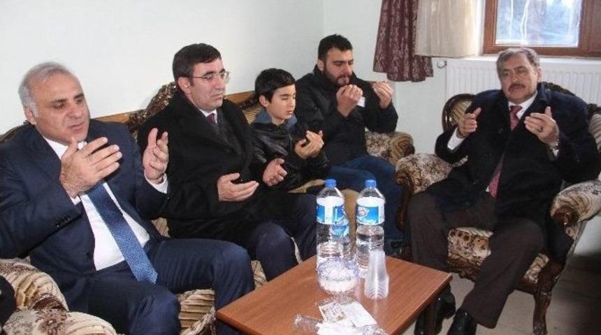 Bakan Eroğlu, Kahraman Şehidin Ailesine Taziyede Bulundu