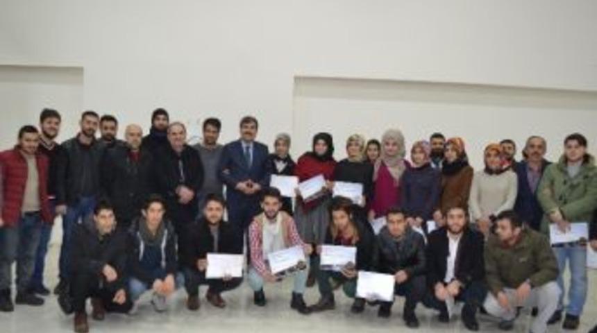 Başkan Asya Gen&ccedil;lere Sertifika Dağıttı