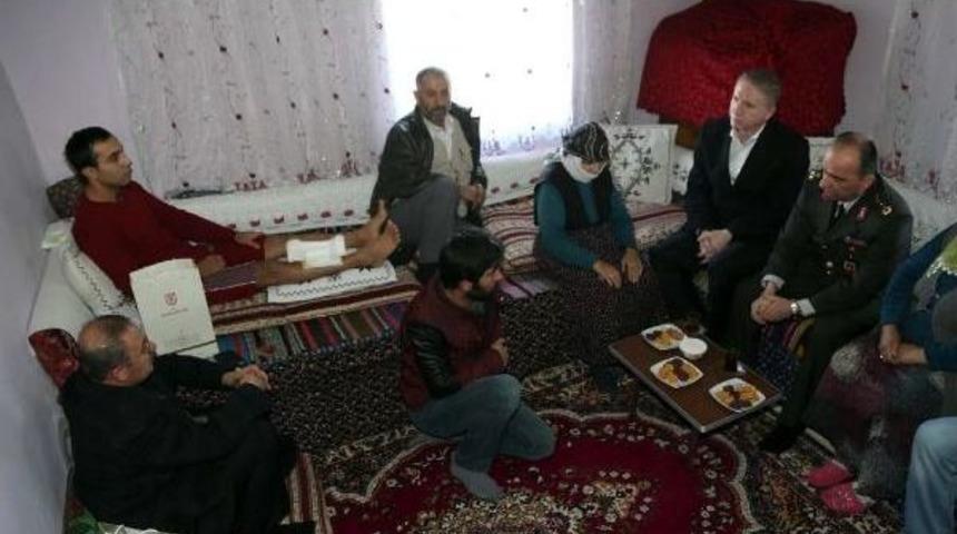 Fırat Kalkanı Gazisine Ge&ccedil;miş Olsun Ziyareti