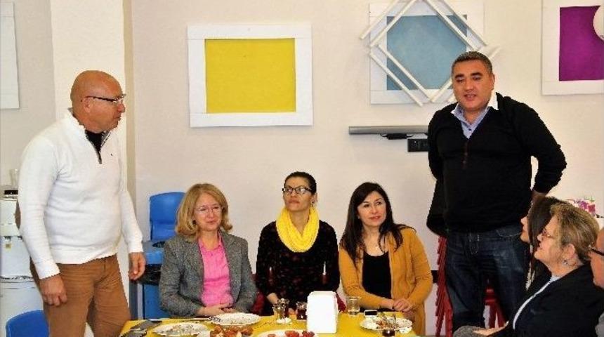 Mod International School Y&ouml;netimi Basın Mensuplarını Bir Araya Geldi