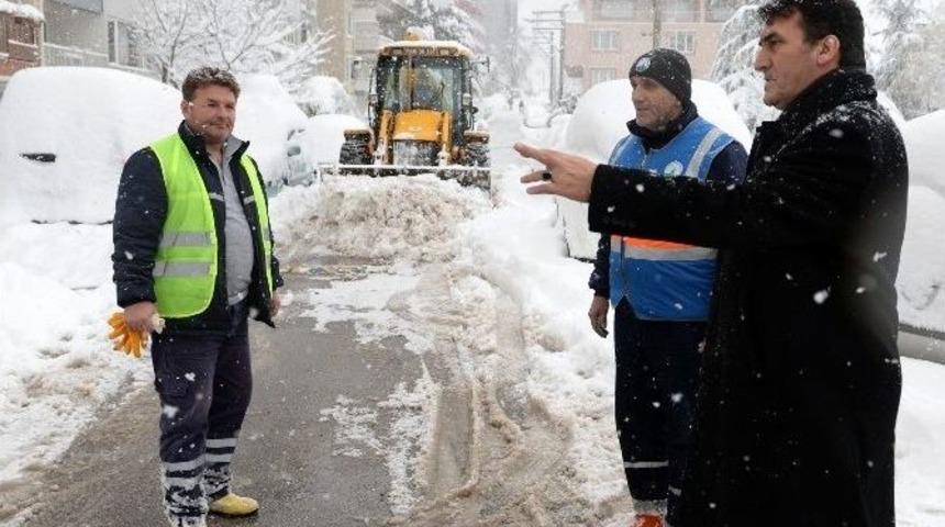 Osmangazi&rsquo;de 480 Kişilik Ekip Karla M&uuml;cadele Ediyor