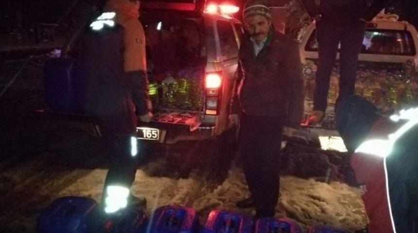 Bursa- İzmir Yolunda Mahsur Kalanlara Yakıt Desteği