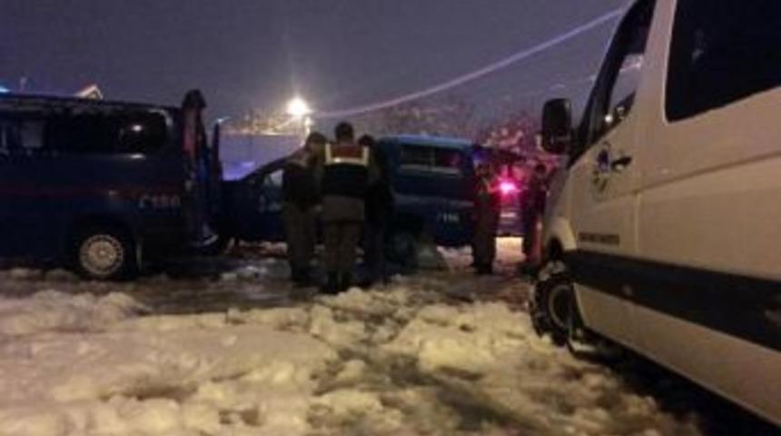 Komşu Kavgasında Satırla &Ouml;ld&uuml;rd&uuml;