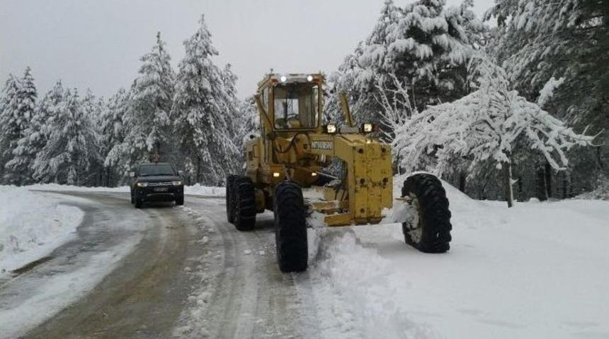 Aydın B&uuml;y&uuml;kşehir Karla M&uuml;cadeleye Devam Ediyor