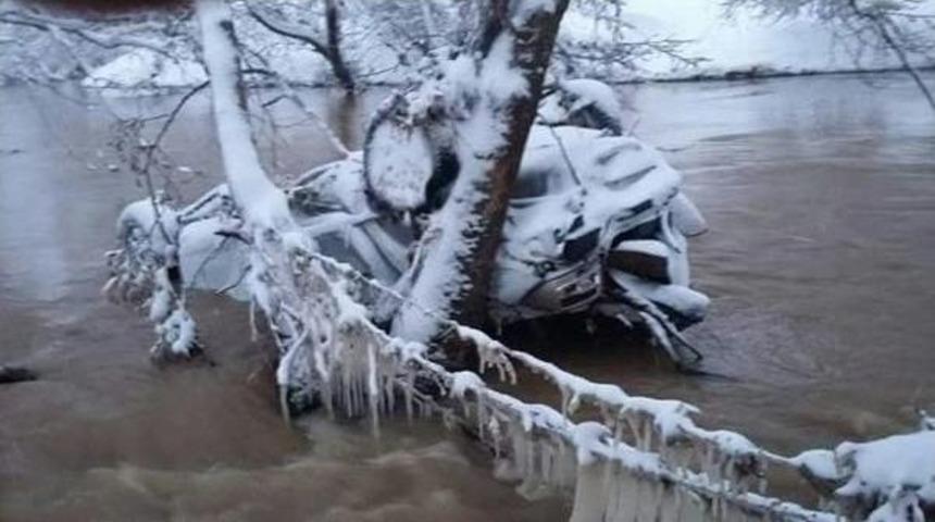 Kayıp &Ccedil;iftin Aracı Dereye U&ccedil;muş Olarak Bulundu