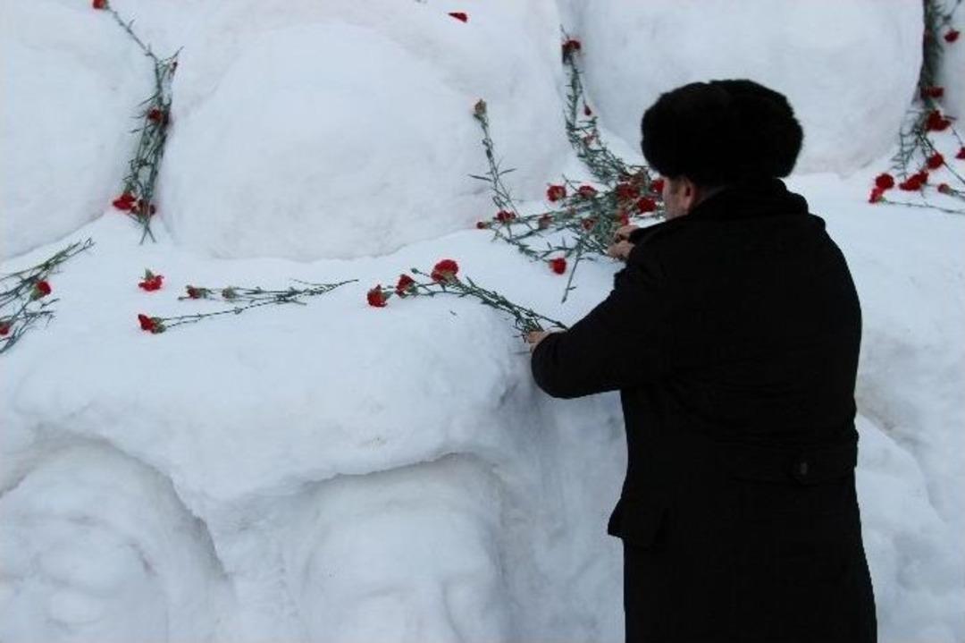 T&uuml;rk D&uuml;nyası Sarıkamış Şehitleri İ&ccedil;in Gece N&ouml;betinde