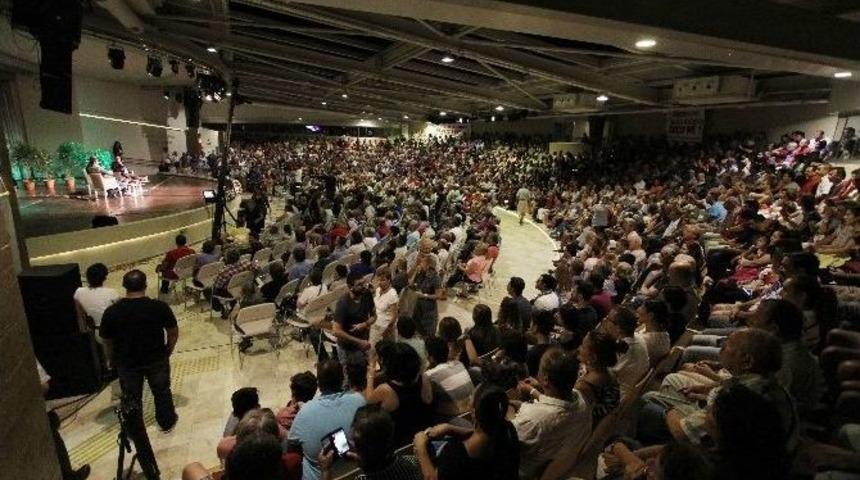 &rsquo;uğur D&uuml;ndar İle Halk Arenası&rsquo; Karşıyaka&rsquo;da