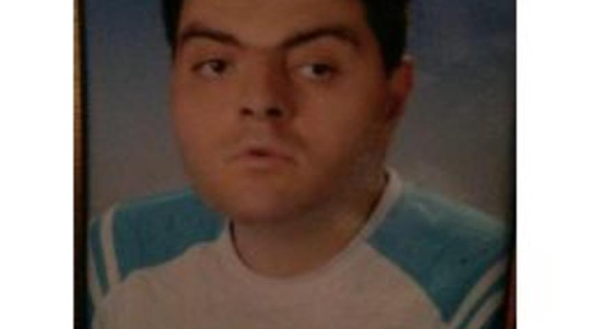 Balkondan Dereye D&uuml;şerek &Ouml;ld&uuml;