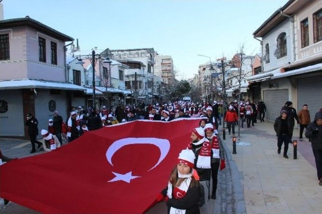 T&uuml;rk Gen&ccedil;liği Kahraman Atalarının İzinde