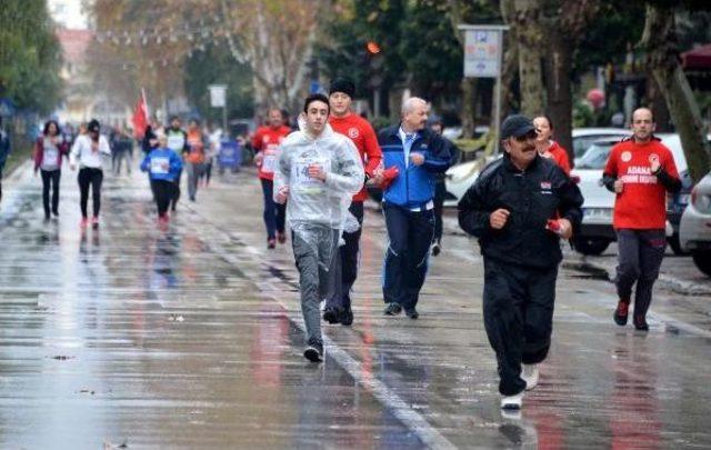 Adana'da Uluslararası Kurtuluş Maratonu Koşuldu