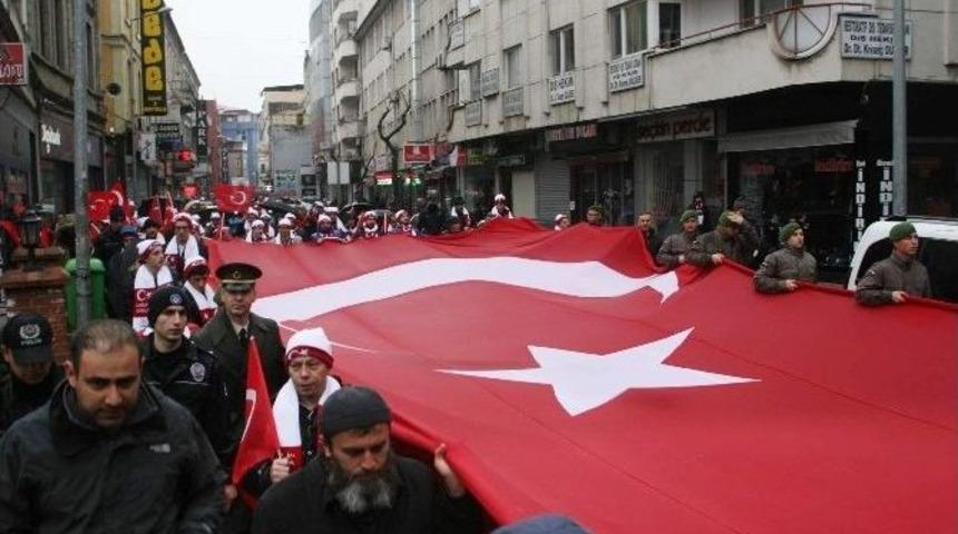 Sarıkamış Şehitleri İ&ccedil;in Y&uuml;r&uuml;d&uuml;ler