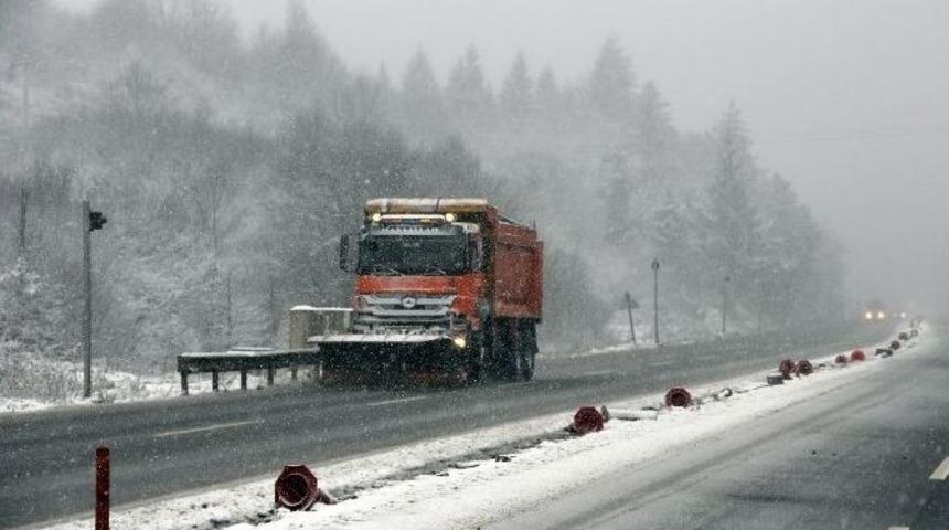 Bolu Dağı&rsquo;nda Kar Savaş&ccedil;ılarının Havadan &Ccedil;ekilen Muhteşem G&ouml;r&uuml;nt&uuml;leri