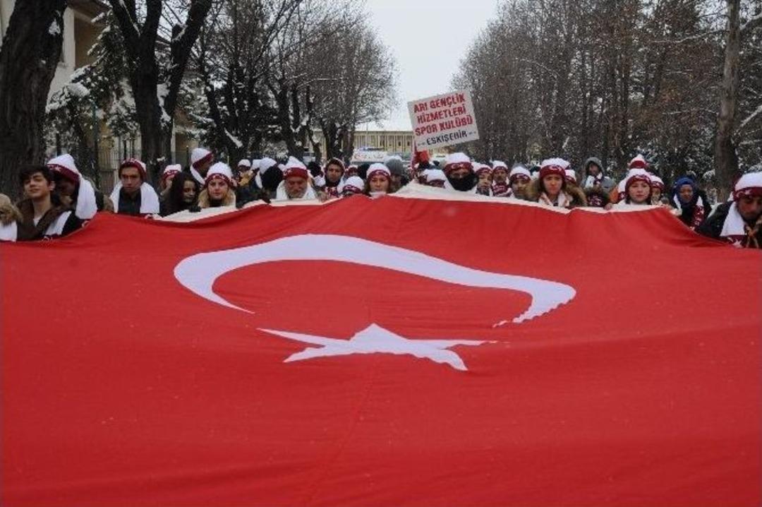 Eskişehirliler Sarıkamış Şehitleri İ&ccedil;in Y&uuml;r&uuml;d&uuml;